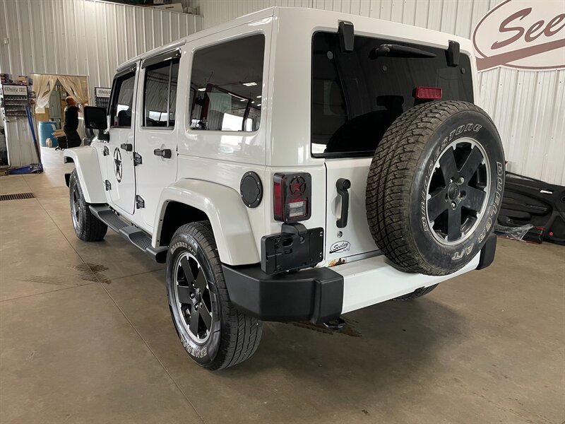 Used 2012 Jeep Wrangler Unlimited Sahara AWD/4WD image 2
