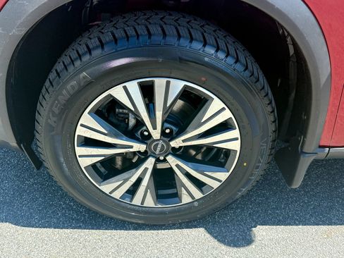 Used 2023 Nissan Rogue SV AWD/4WD image 10