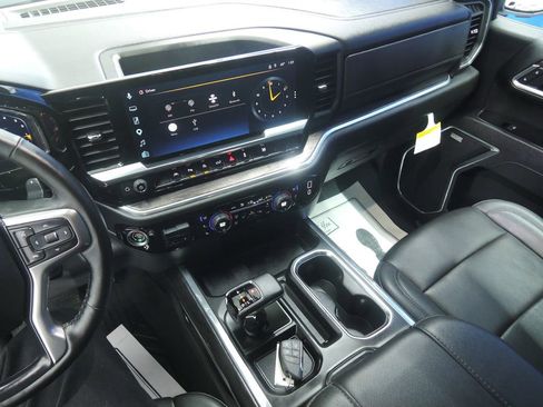 Used 2026 Chevrolet Silverado 1500 LTZ w/ Technology Package AWD/4WD image 18