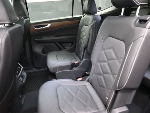 New 2026 Volkswagen Atlas SE image 10