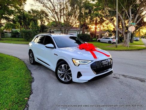 Used 2021 Audi e-tron Premium Plus w/ Premium Plus Package image 28