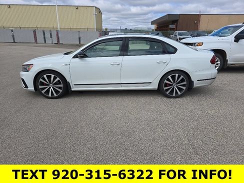 Used 2018 Volkswagen Passat 3.6 FWD image 3