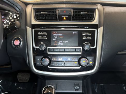 Used 2018 Nissan Altima 2.5 SL FWD image 16