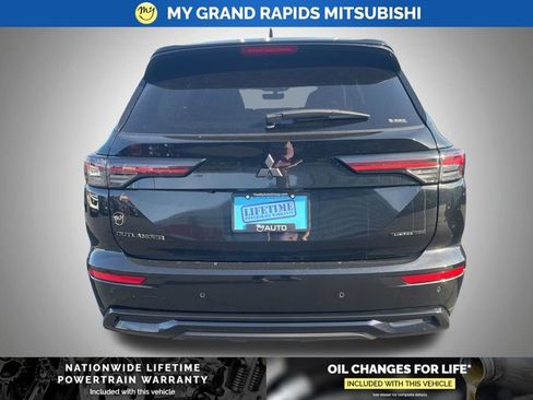 New 2026 Mitsubishi Outlander LE AWD/4WD image 4