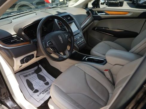 Used 2019 Lincoln MKC Select w/ Select Plus Package FWD image 8