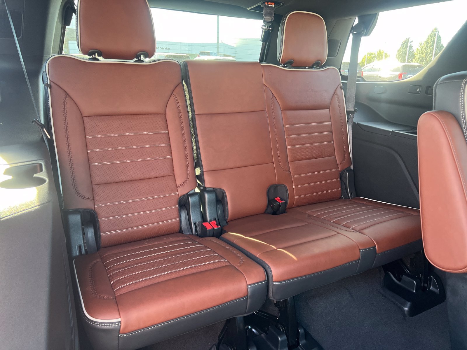 Used 2023 GMC Yukon Denali Ultimate AWD/4WD image 27