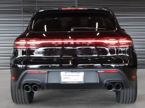 Certified 2023 Porsche Macan AWD/4WD image 9