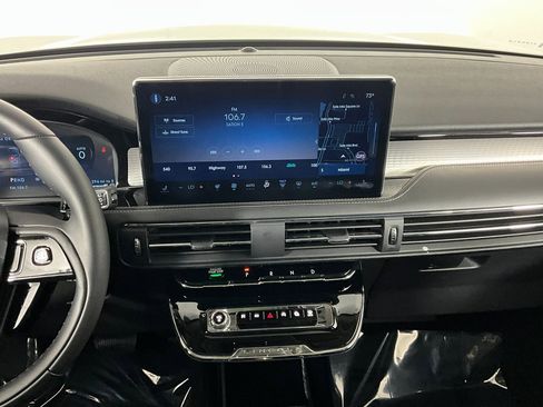 Used 2025 Lincoln Corsair FWD w/ Equipment Group 101A image 12