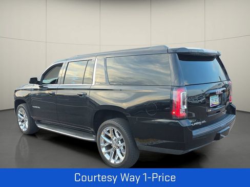 Used 2016 GMC Yukon XL SLT w/ Open Road Package AWD/4WD image 7