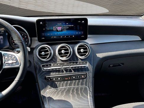 Used 2022 Mercedes-Benz GLC 300 4MATIC w/ Premium Package Lite image 5