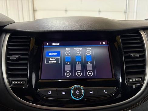Used 2020 Chevrolet Trax LT w/ LT Convenience Package AWD/4WD image 37