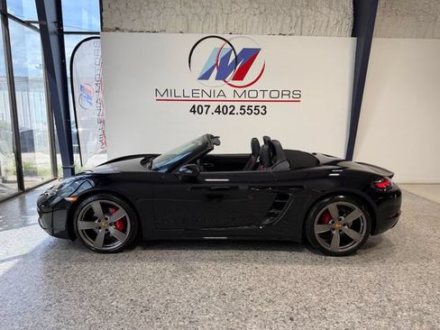 Used 2018 Porsche 718 Boxster S RWD image 16