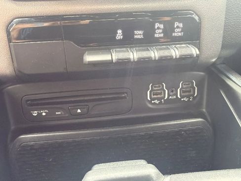 Used 2019 RAM 1500 Big Horn image 16