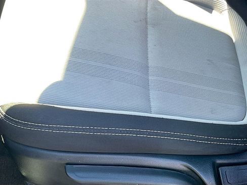 Used 2025 Hyundai Venue SEL image 19