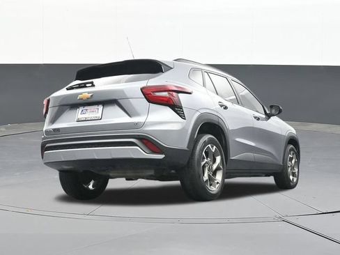 Used 2025 Chevrolet Trax LT w/ Driver Confidence Package FWD image 51