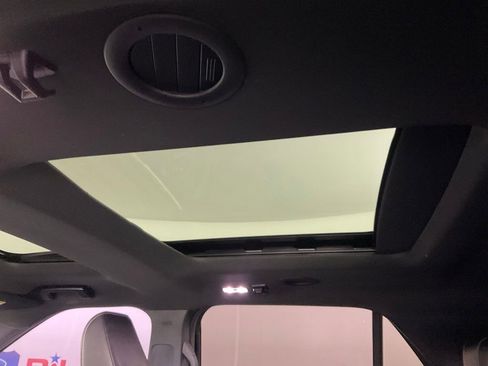 Used 2018 Ford Explorer Platinum image 22