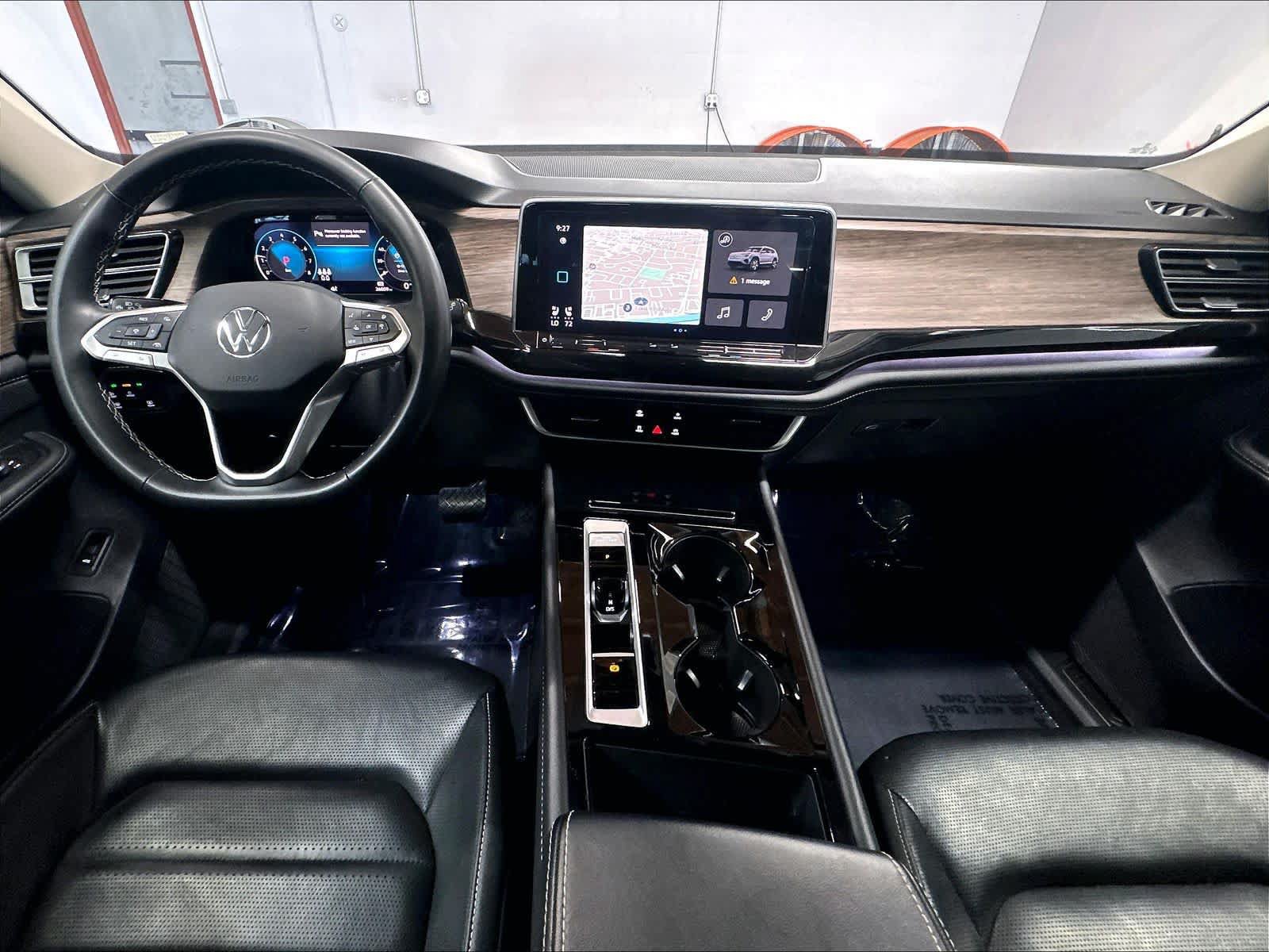 Used 2025 Volkswagen Atlas SEL AWD/4WD image 17