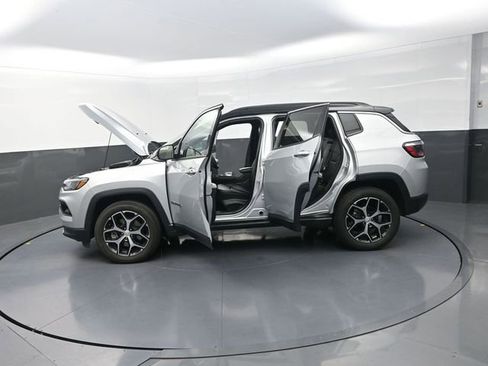 Used 2024 Jeep Compass Limited AWD/4WD image 32