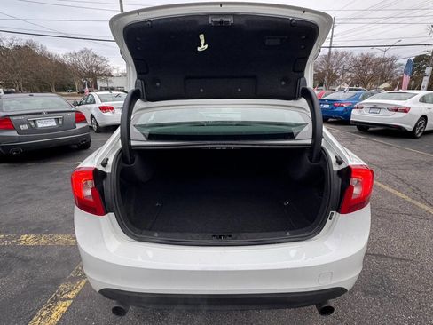 Used 2012 Volvo S60 T5 w/ Multimedia Pkg image 19