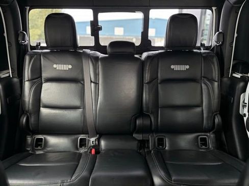 Used 2021 Jeep Gladiator Overland image 56