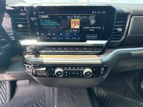 Used 2025 Chevrolet Silverado 2500 LT w/ Trail Boss Package AWD/4WD image 29