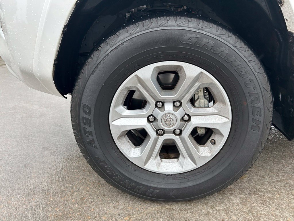 Used 2017 Toyota 4Runner SR5 Premium AWD/4WD image 33