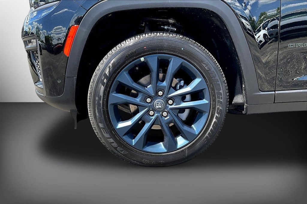 New 2026 Jeep Grand Cherokee Limited AWD/4WD image 13