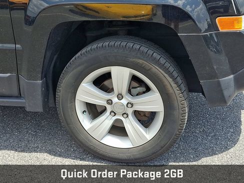 Used 2017 Jeep Patriot Latitude AWD/4WD image 9