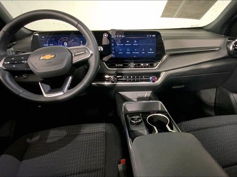 Used 2026 Chevrolet Equinox LT FWD image 16