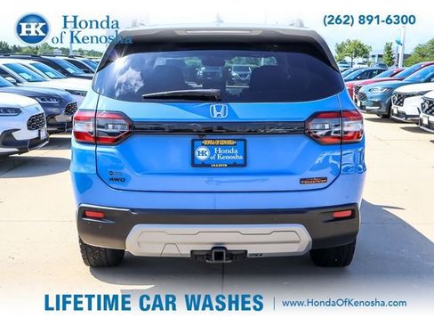 Certified 2025 Honda Pilot TrailSport image 4