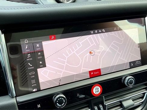 New 2025 Porsche Macan image 34