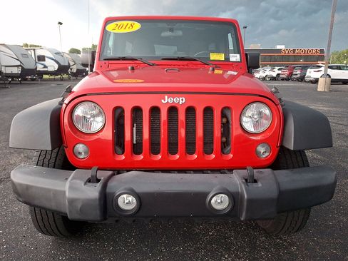 Used 2018 Jeep Wrangler Unlimited Sport w/ Connectivity Group AWD/4WD image 27