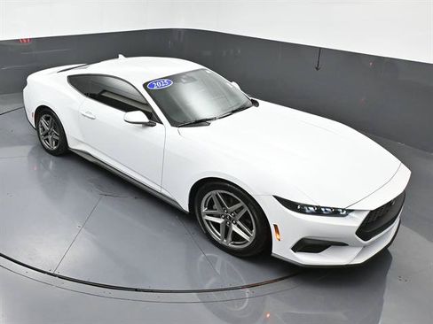 Certified 2025 Ford Mustang Coupe RWD image 35