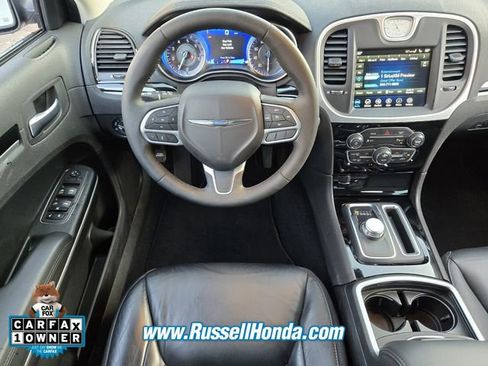 Used 2023 Chrysler 300 Touring L image 11