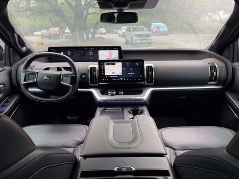 Used 2025 Ford Expedition Tremor AWD/4WD image 21