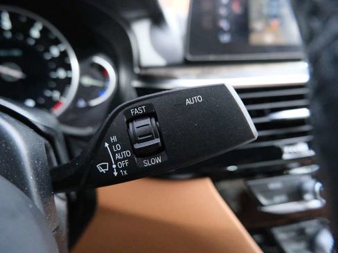 Used 2017 BMW 540i xDrive image 44