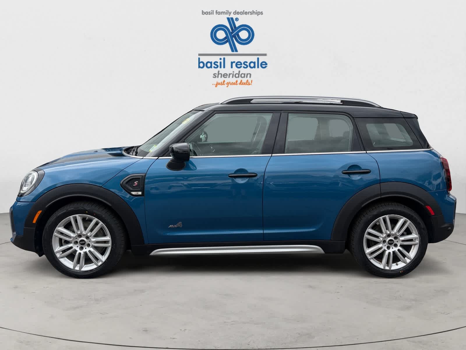 Used 2022 MINI Cooper Countryman S w/ Premium Package AWD/4WD image 3