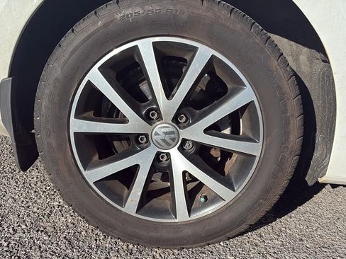 Used 2016 Volkswagen Jetta SE image 9