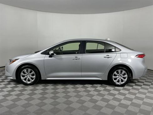 Used 2023 Toyota Corolla LE image 4