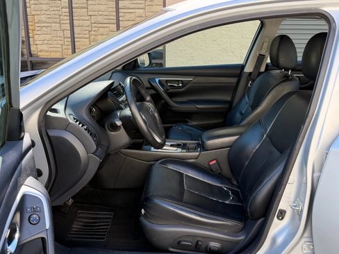 Used 2018 Nissan Altima 2.5 SL FWD image 22