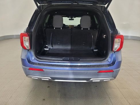 Used 2020 Ford Explorer XLT w/ Equipment Group 202A AWD/4WD image 29