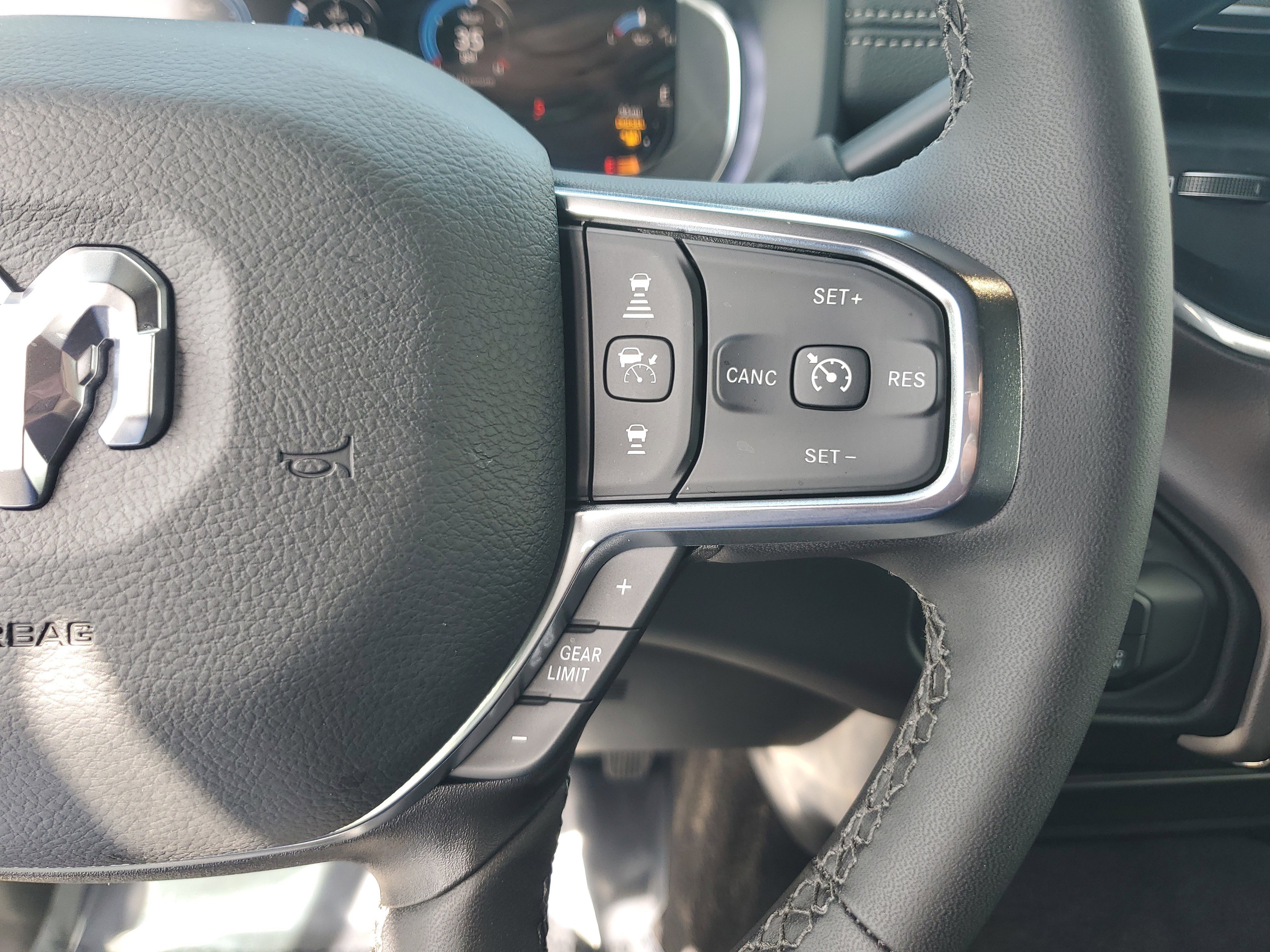 Used 2026 RAM 2500 Laramie AWD/4WD image 22