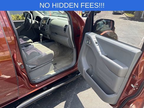 Used 2016 Nissan Frontier SV w/ SV Value Truck Package RWD image 12