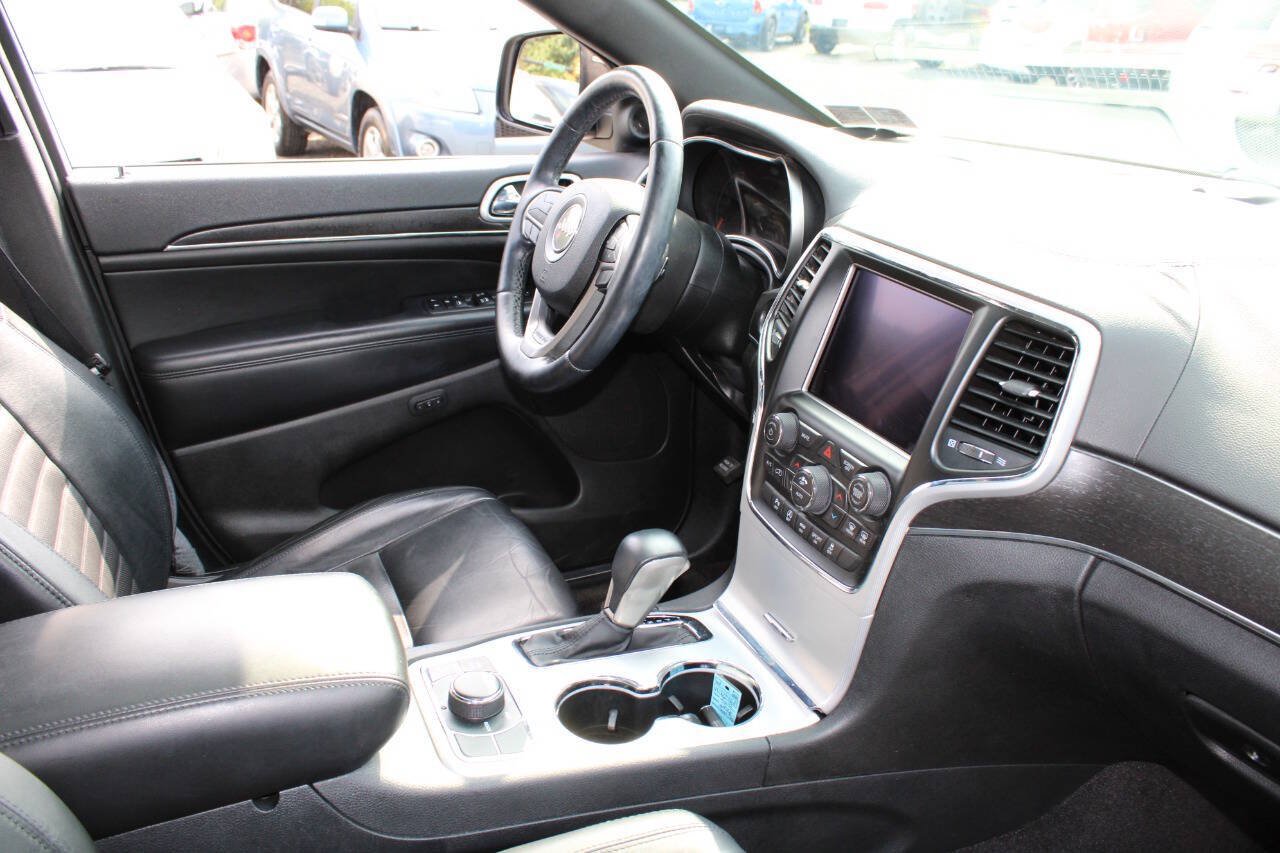 Used 2018 Jeep Grand Cherokee Limited AWD/4WD image 12