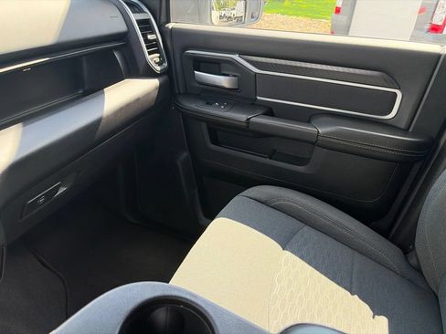 Certified 2025 RAM 2500 Big Horn AWD/4WD image 27