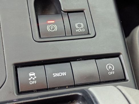 Used 2022 Toyota Highlander XLE image 29