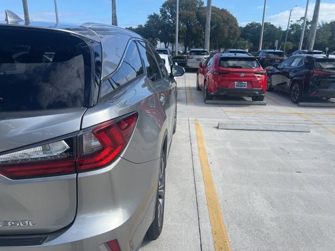 Used 2020 Lexus RX 350L FWD w/ Premium Package image 11