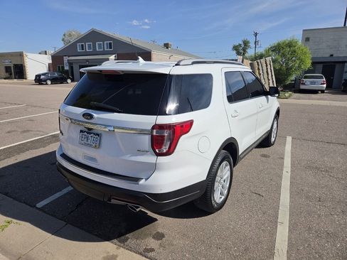 Used 2018 Ford Explorer XLT w/ Equipment Group 202A AWD/4WD image 4