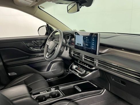Used 2024 Lincoln Corsair Grand Touring image 30