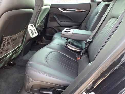 Used 2021 Maserati Levante S image 10